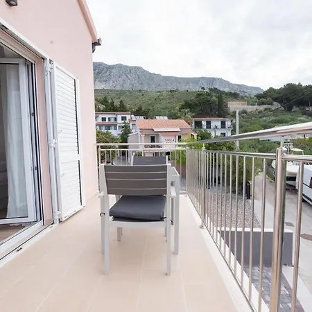 Charming Apartments Duce Omiš Buitenkant foto